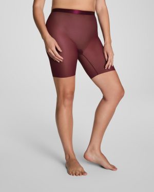 Mid-Thigh Short