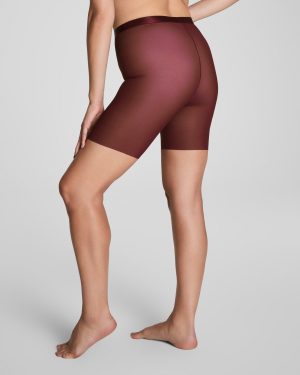 Mid-Thigh Short