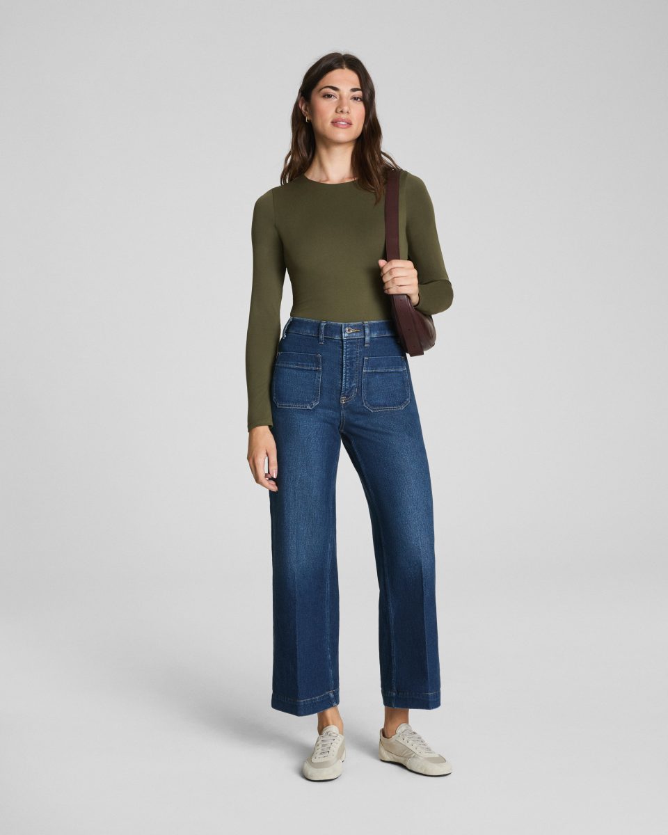 Cropped Wide Leg Jeans with Patch Pockets